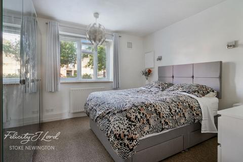 Bethune Road, London N16