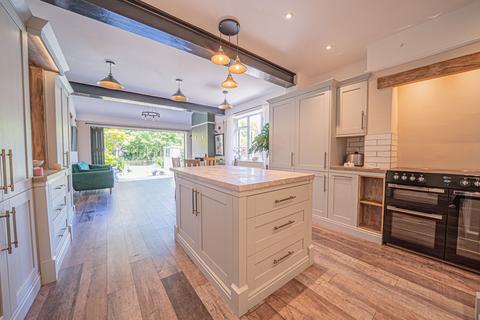 4 bedroom semi-detached house for sale, Warwick Road, Knowle, B93