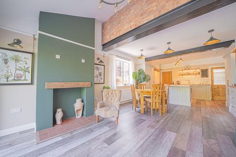 4 bedroom semi-detached house for sale, Warwick Road, Knowle, B93