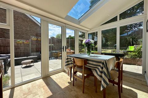 25 Glenside, Billericay, CM11 2LY