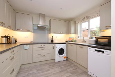 19 Summer Oaks, Motcombe, Shaftesbury, SP7 9NW