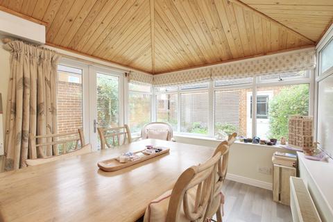 19 Summer Oaks, Motcombe, Shaftesbury, SP7 9NW