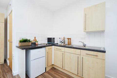 1 bedroom private hall to rent, Bonhay Road