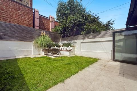 2 bedroom flat for sale, Worcester Villas, Hove, BN3