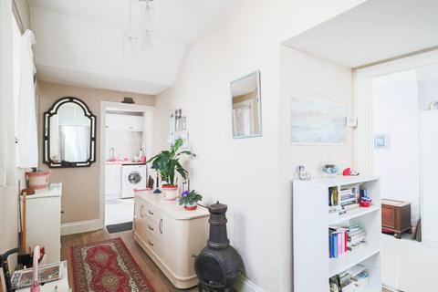 undefined, Ashcombe Park Road, Milton - Superb Garden Flat