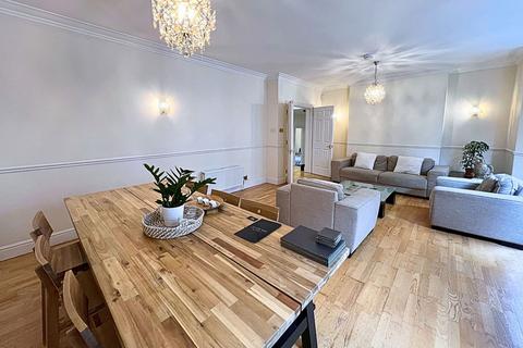 3 bedroom detached house to rent, 1 Eastcastle Street, London W1T