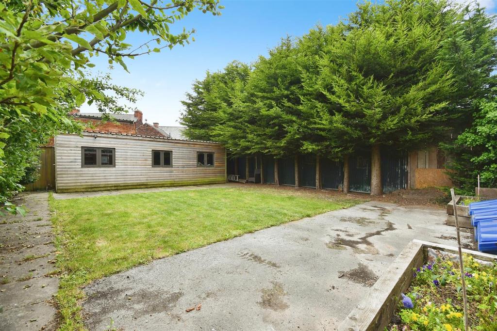 Second rear garden