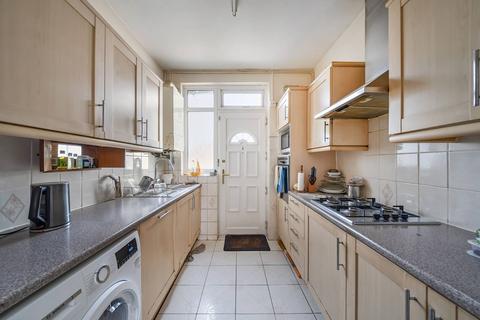 3 bedroom maisonette for sale, Cockfosters Road, Cockfosters, Barnet, EN4