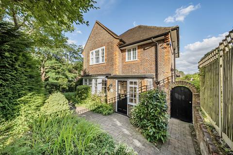 3 bedroom semi-detached house for sale, Bede Close, Pinner, HA5