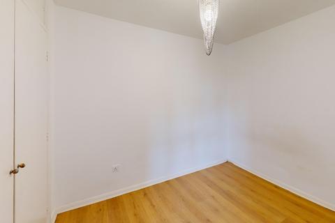 Studio to rent, 266 Russett House ,Falcon Avenue, Grays, RM17