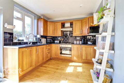 3 bedroom semi-detached house for sale, Coronation Crescent, Queenborough