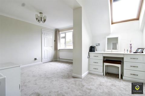 4 bedroom detached house for sale, High View, Hempsted