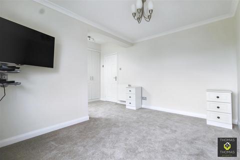 4 bedroom detached house for sale, High View, Hempsted