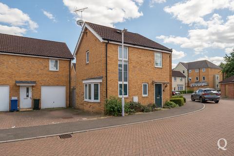 3 bedroom semi-detached house for sale, Spinel Close, Sittingbourne, Kent, ME10