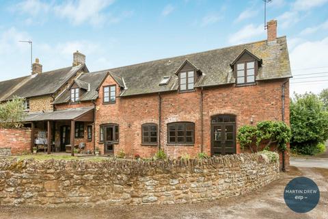 3 bedroom barn conversion for sale, Byfield Road, Banbury OX17