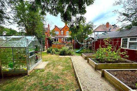 3 bedroom detached house for sale, Bretforton Road, Badsey, Evesham