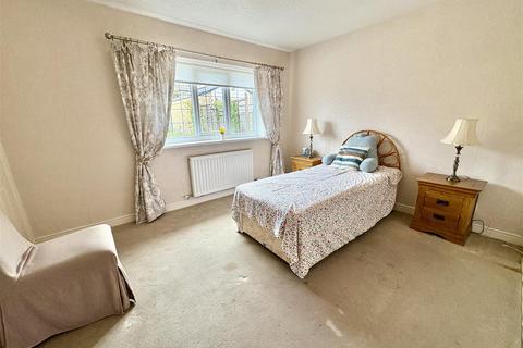 31 Badger Hill, Brighouse, HD6 3QX