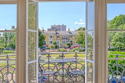 3 Prittlewell Square, Southend-on-sea, SS1 1DW