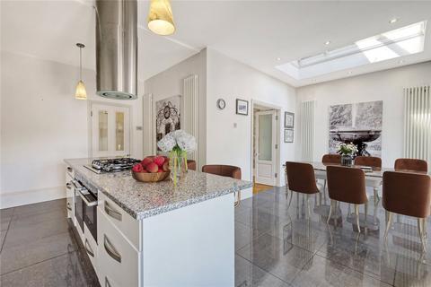 3 Prittlewell Square, Southend-on-sea, SS1 1DW
