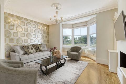 3 Prittlewell Square, Southend-on-sea, SS1 1DW