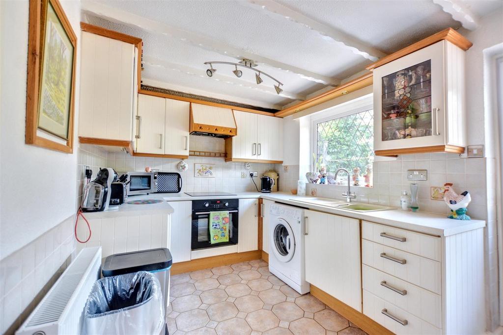 Kitchen 1.jpeg