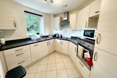 2 bedroom flat for sale, Park View Road, Prestwich, M25
