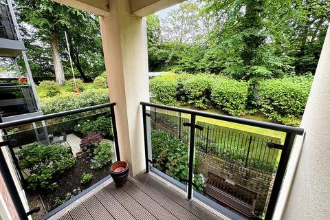 2 bedroom flat for sale, Park View Road, Prestwich, M25