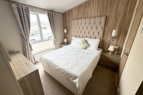 2 bedroom park home for sale, Chichester Lakeside Holiday Park
