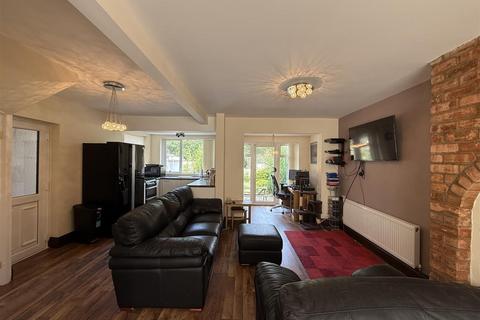 2 bedroom semi-detached house for sale, White Road, Quinton, Birmingham