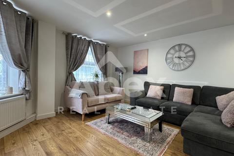 1 bedroom flat for sale, Radley House, Slough, Berkshire, SL1