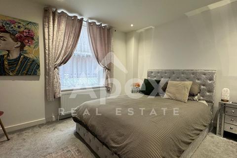1 bedroom flat for sale, Radley House, Slough, Berkshire, SL1