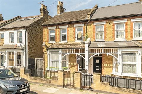 2 bedroom flat for sale, Albacore Crescent, London SE13