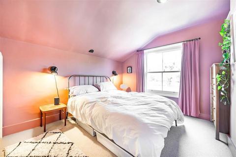 2 bedroom flat for sale, Albacore Crescent, London SE13