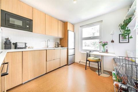 2 bedroom flat for sale, Albacore Crescent, London SE13