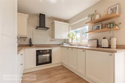12 Averon Rise, Oldham, OL1 4NX