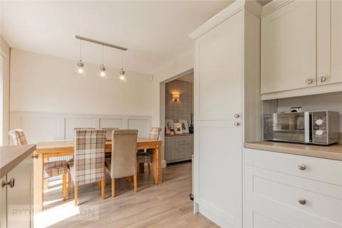 12 Averon Rise, Oldham, OL1 4NX