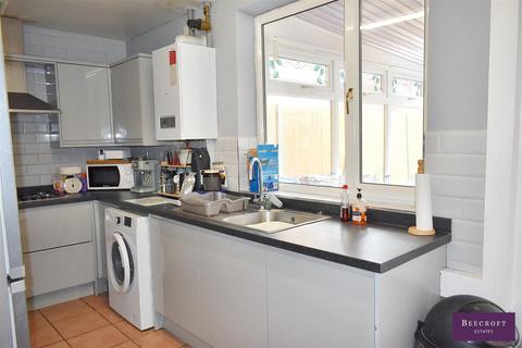 23 Kingsway, Wombwell, Barnsley, S73 0EB
