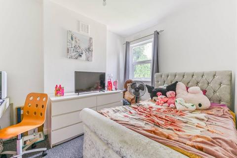 3 bedroom terraced house for sale, Parish Lane, Penge, London, SE20
