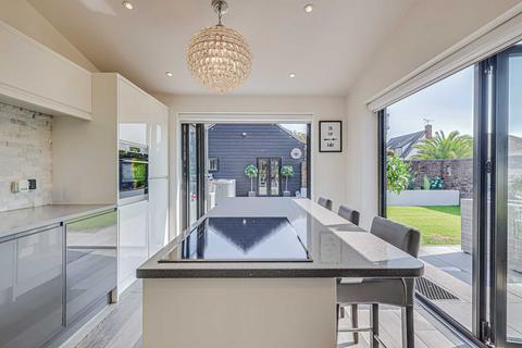 3 bedroom detached house for sale, Ulster Avenue, Southend-on-sea, SS3