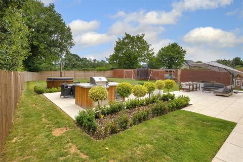 5 bedroom detached house for sale, Cheeseman Drive, Paddock Wood, Tonbridge