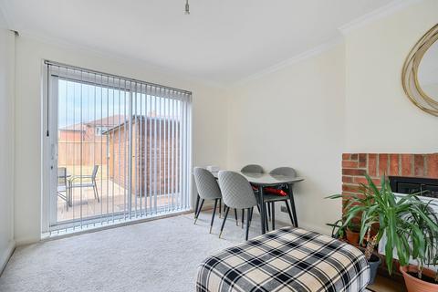 undefined, Vancouver Road, Richmond, TW10