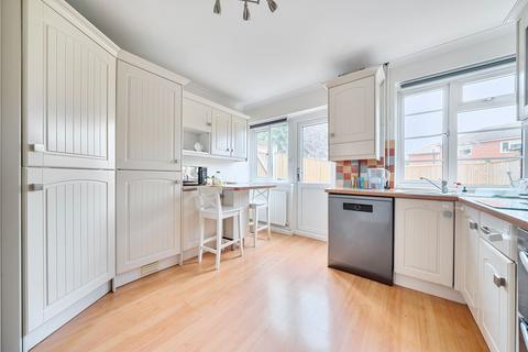 undefined, Vancouver Road, Richmond, TW10