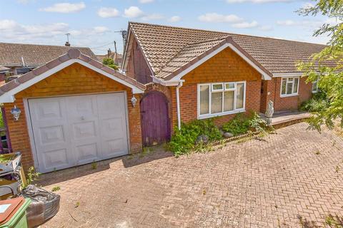 15 Dunstall Gardens, St Marys Bay, Romney Marsh, TN29 0QT