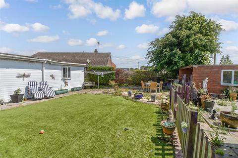 15 Dunstall Gardens, St Marys Bay, Romney Marsh, TN29 0QT