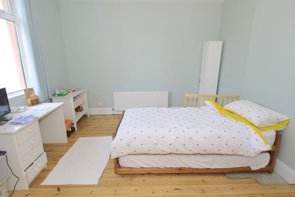 Photograph 12
