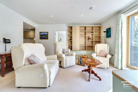 2 bedroom apartment for sale, Chapter House, Monks Close, Lichfield - No Upward Chain & City Centre