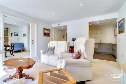 2 bedroom apartment for sale, Chapter House, Monks Close, Lichfield - No Upward Chain & City Centre