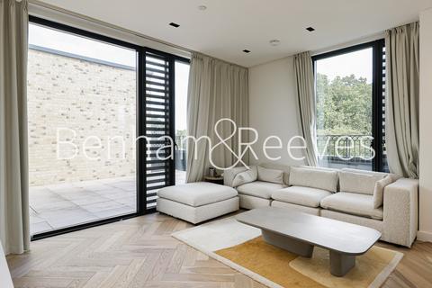 3 bedroom apartment to rent, Cluny Mews,  Kensington SW5
