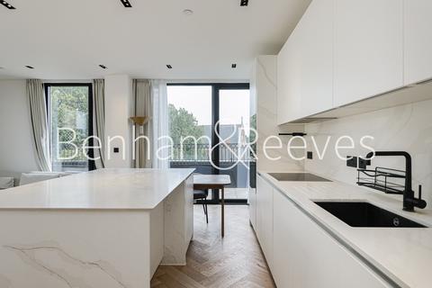 3 bedroom apartment to rent, Cluny Mews,  Kensington SW5