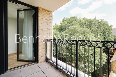 3 bedroom apartment to rent, Cluny Mews,  Kensington SW5
